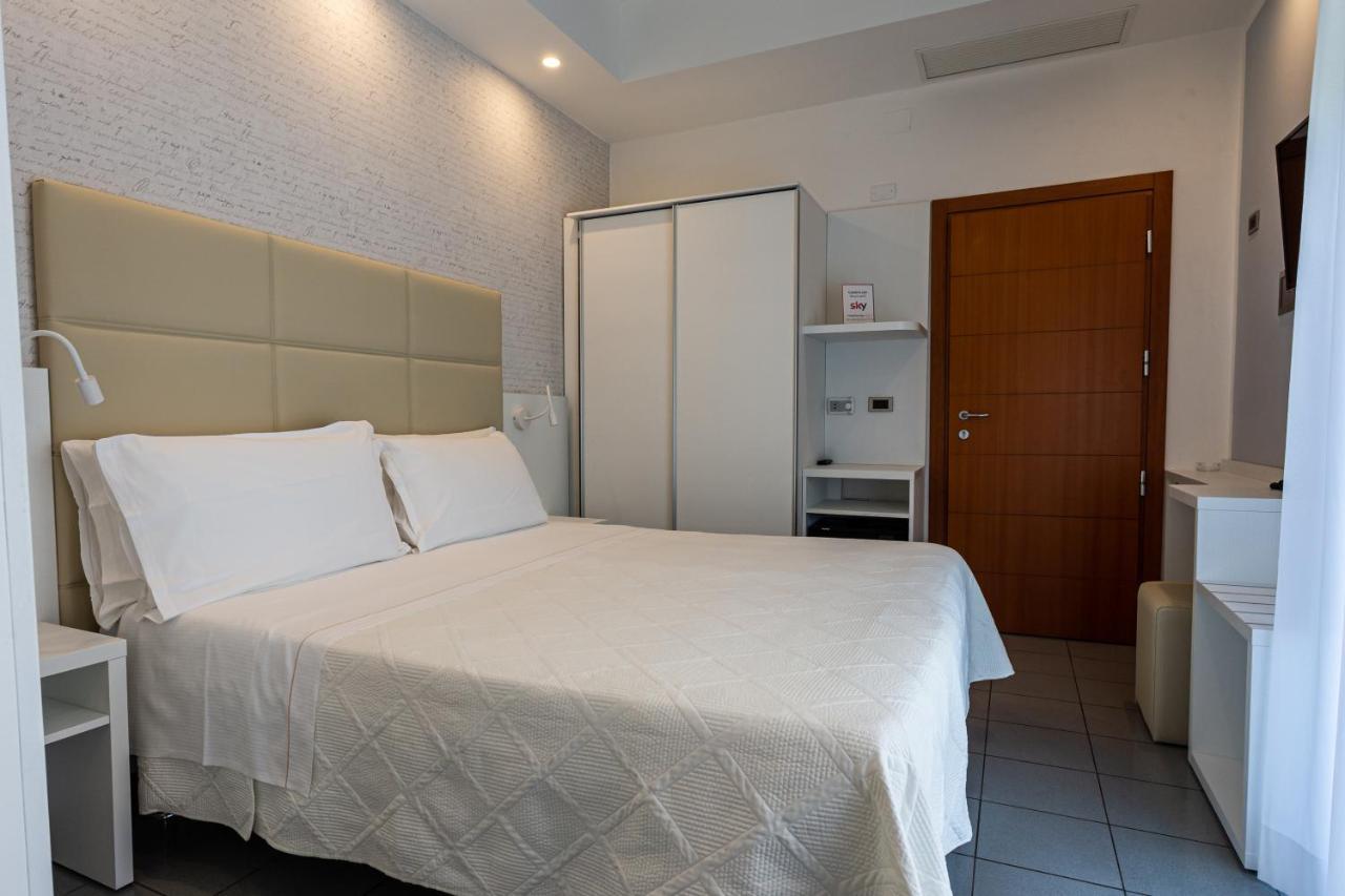 Hotel Gaby Rimini Exteriör bild