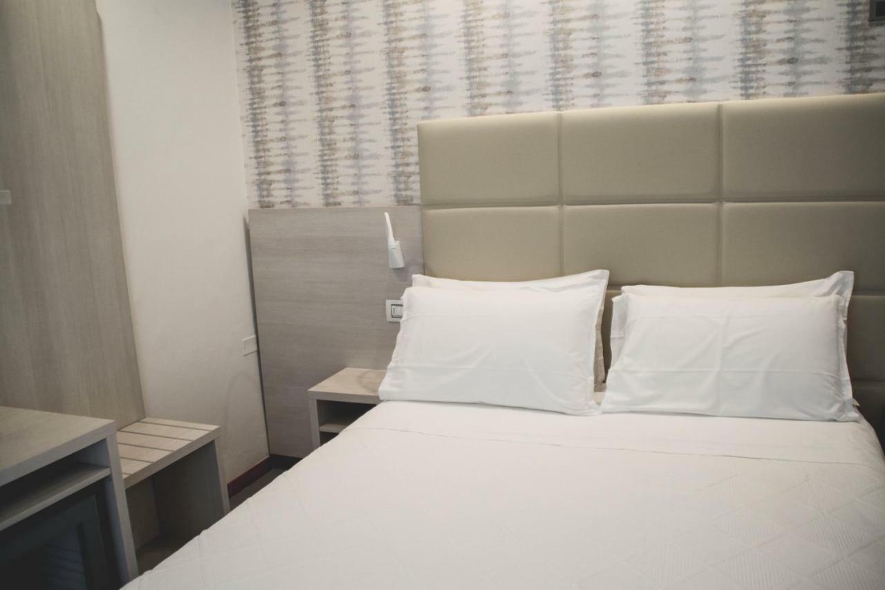 Hotel Gaby Rimini Exteriör bild